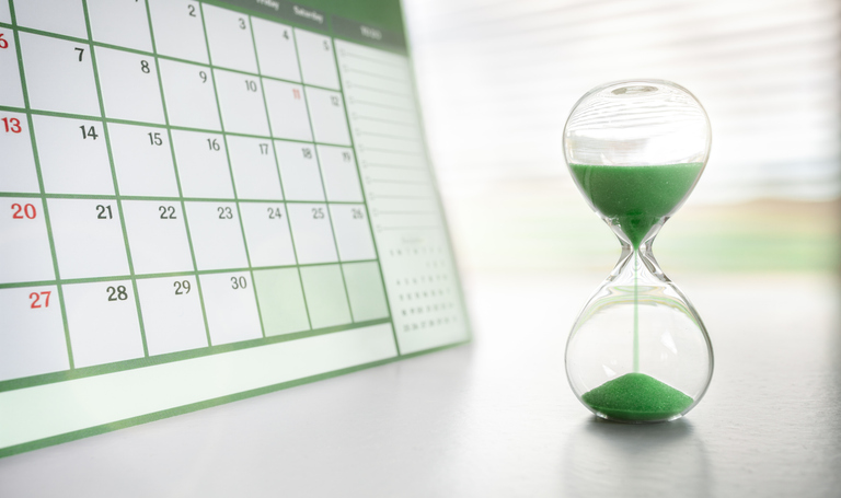 Green sand clock/hourglass